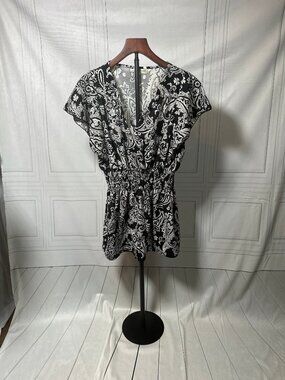 ACE Fashion 1X Plus Size Black White Paisley Boho V Neck Smocked Waist Tunic Top